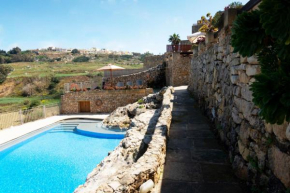 Villeleynah Amazing Gozitan Villa Pool - Happy Rentals